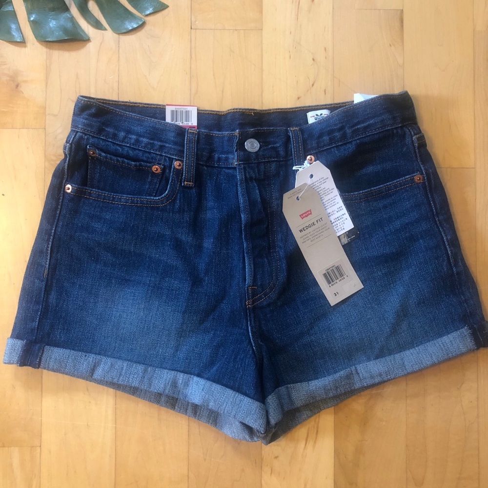 Levi’s high waisted wedgie fit Jean shorts